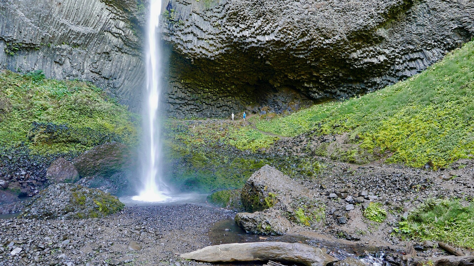Latourell Falls Trail: 2-Mile Loop, Parking Fee and Route Stages
